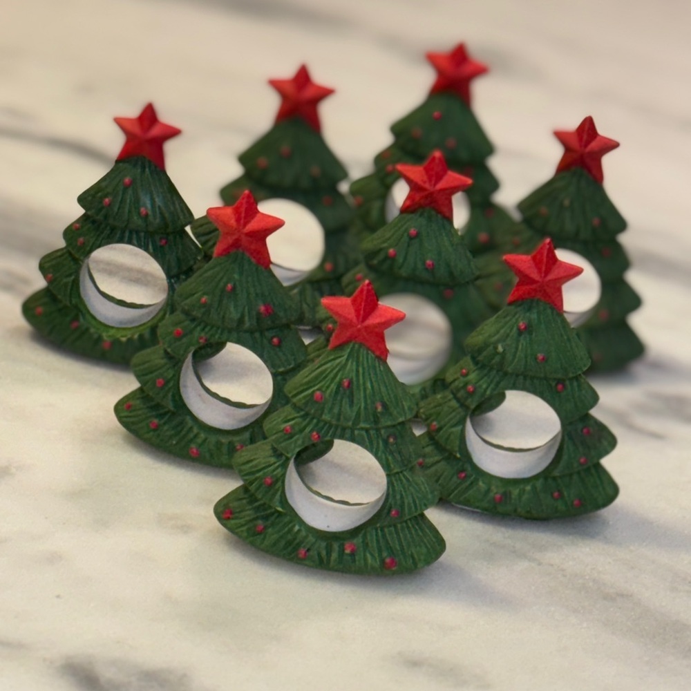 Festive Set of 8 Hand Painted Green Christmas Tree Napkin Rings with Red Stars - Picture 2 of 5